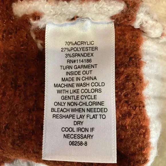 a.n.a NWT Cardigan Sweater Size XXL Button Up Red Paisley Cropped Paisley Comfy - Picture 9 of 10